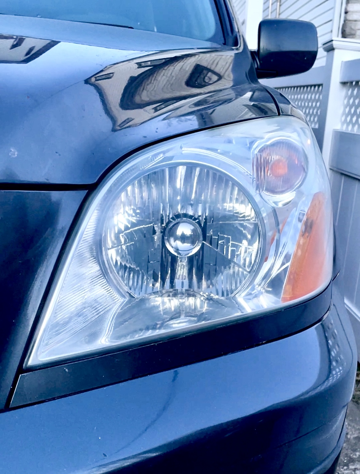 Honda Pilot clear headlight after restoration